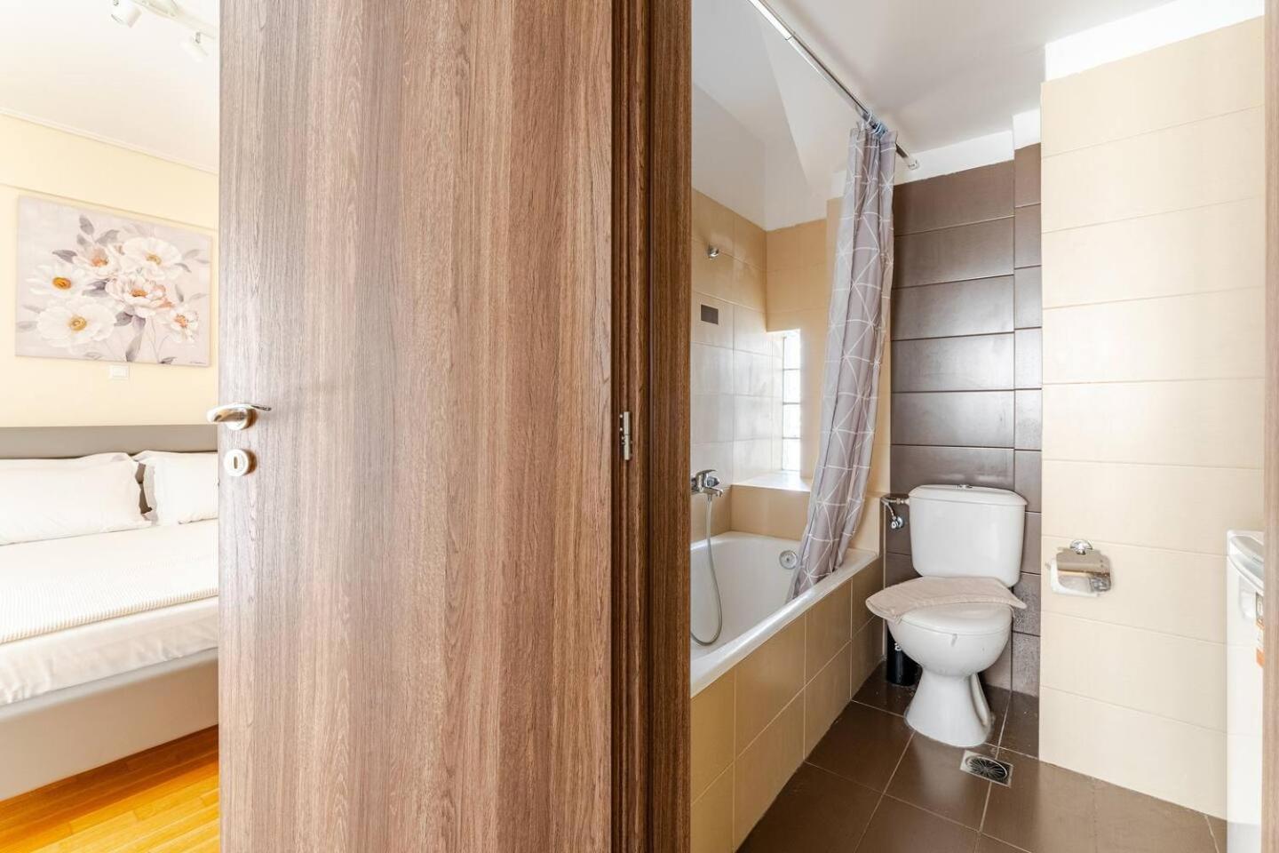 Lux & Style 75Sqm With Private Parking In Athens Apartment Exterior photo